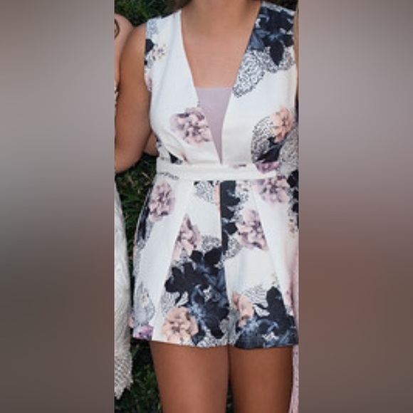 White with black and purple flower romper - Picture 3 of 5